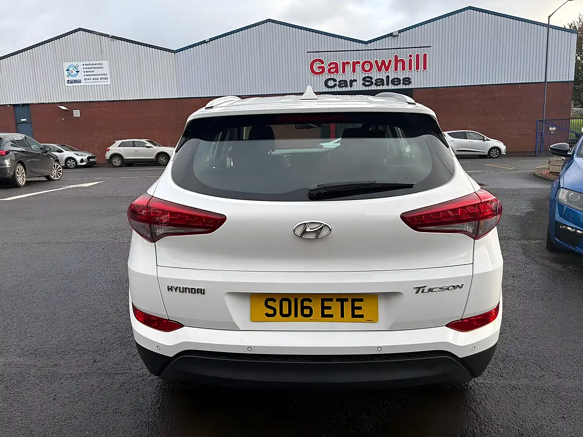Used 2016 Hyundai Tucson Se White - Interior and Exterior details 6