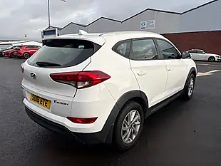 Used 2016 Hyundai Tucson Se White - Interior and Exterior details 8