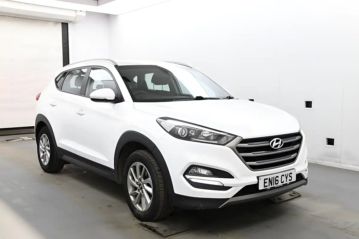 Used 2016 Hyundai Tucson Se White - Front View