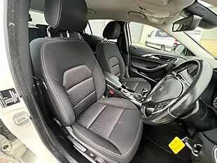 Used 2016 Infiniti Q30 Business Executive White - Interior and Exterior details 13