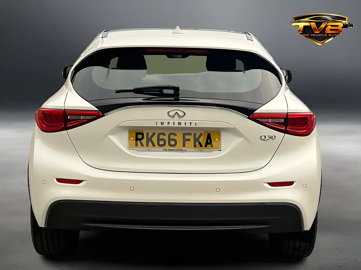 Used 2016 Infiniti Q30 Business Executive White - Interior and Exterior details 16