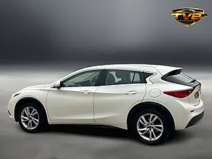 Used 2016 Infiniti Q30 Business Executive White - Interior and Exterior details 17