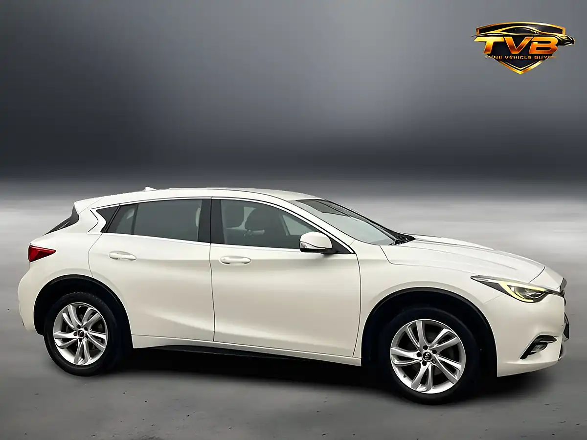Used 2016 Infiniti Q30 Business Executive White - Interior and Exterior details 18