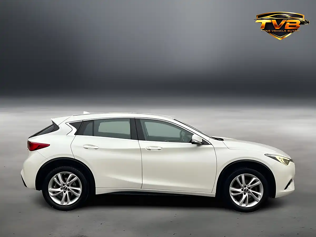 Used 2016 Infiniti Q30 Business Executive White - Interior and Exterior details 2