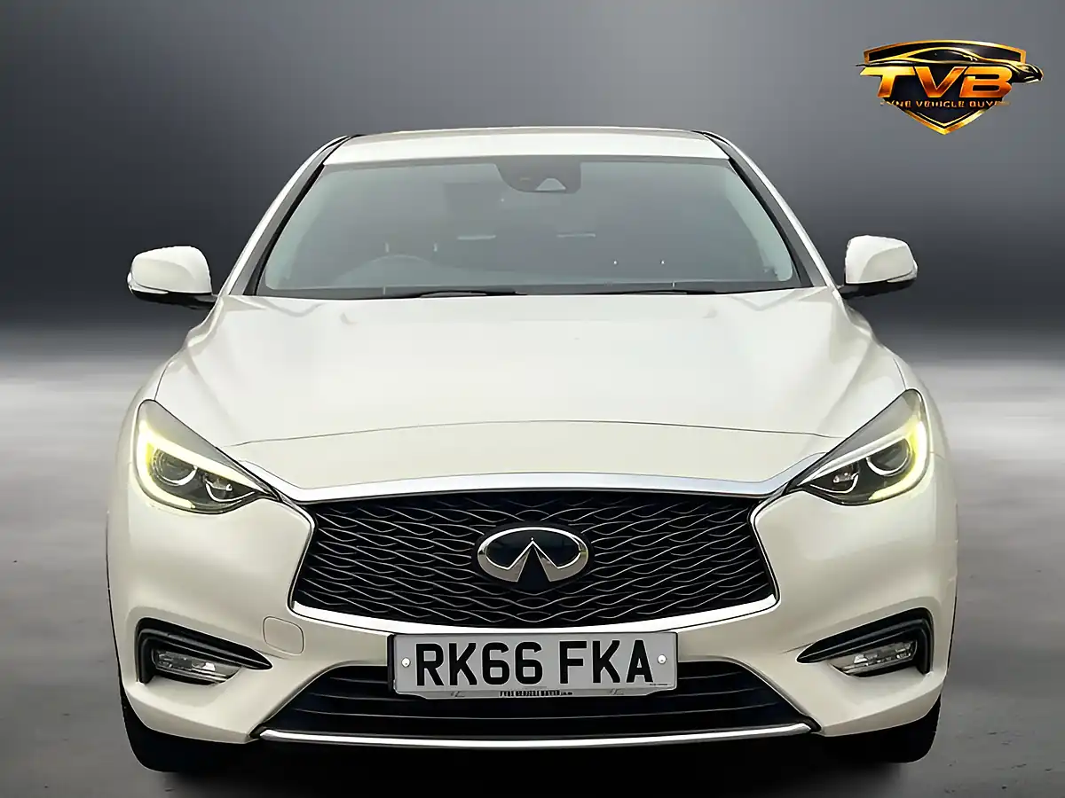 Used 2016 Infiniti Q30 Business Executive White - Interior and Exterior details 9