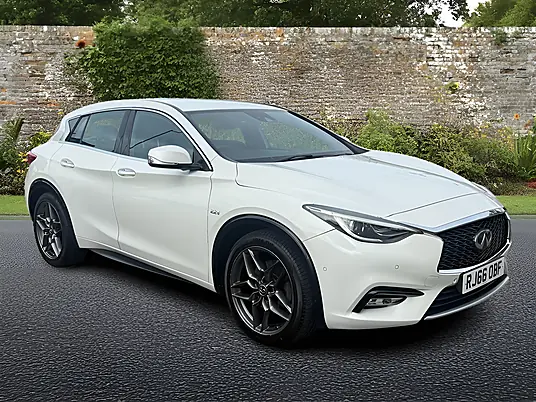 2016 Infiniti Q30 2.2d Premium Tech