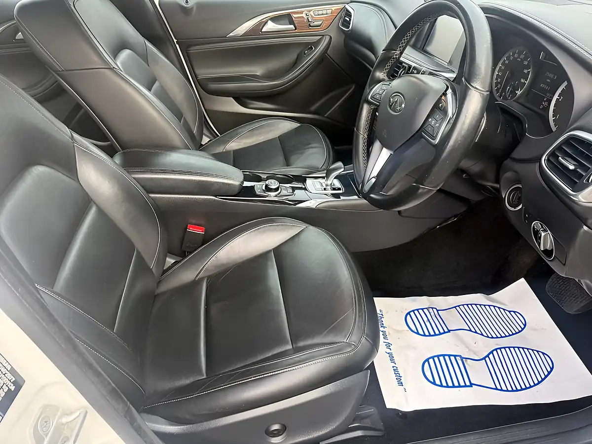 Used 2016 Infiniti Q30 Premium Tech White - Interior and Exterior details 12