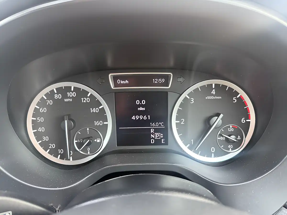 Used 2016 Infiniti Q30 Premium Tech White - Interior and Exterior details 13