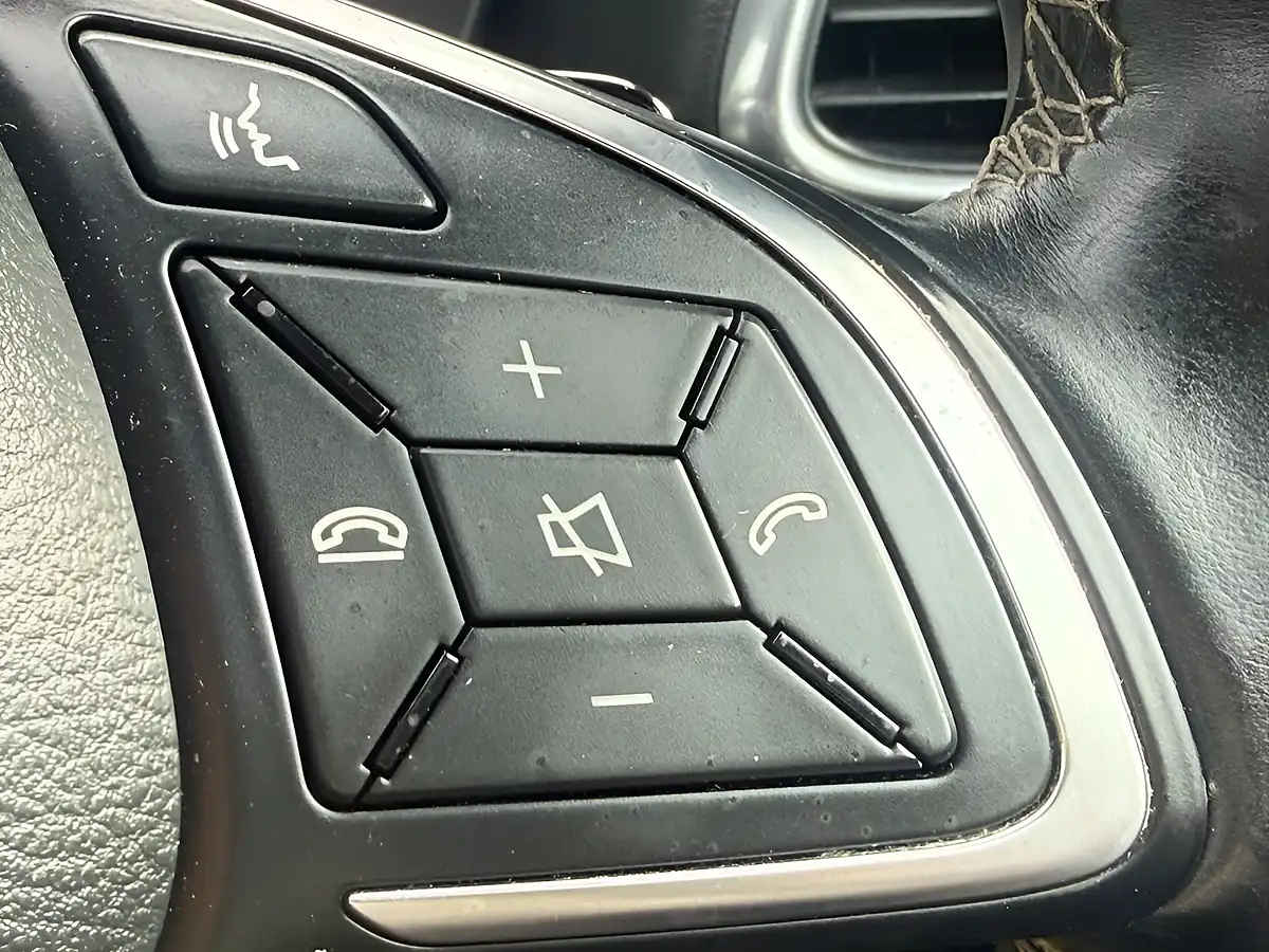 Used 2016 Infiniti Q30 Premium Tech White - Interior and Exterior details 20