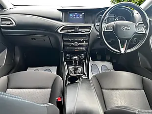 Used 2016 Infiniti Q30 Se Black - Interior and Exterior details 10
