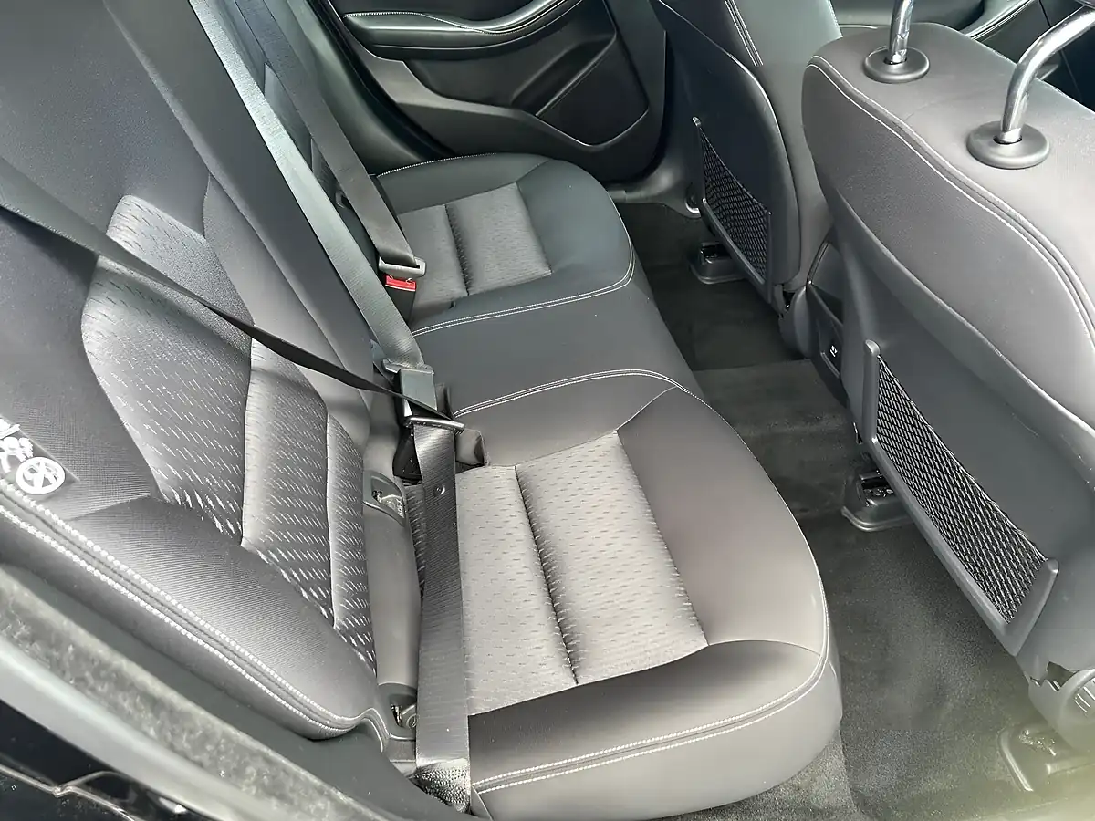 Used 2016 Infiniti Q30 Se Black - Interior and Exterior details 14
