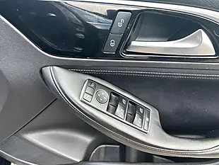 Used 2016 Infiniti Q30 Se Black - Interior and Exterior details 20