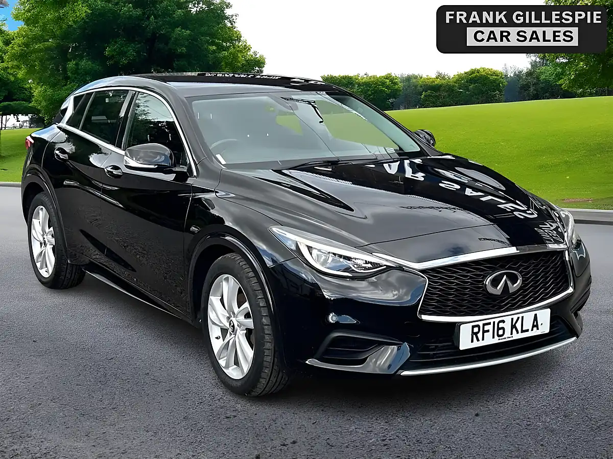 Used 2016 Infiniti Q30 Se Black - Interior and Exterior details 3