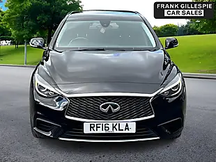 Used 2016 Infiniti Q30 Se Black - Interior and Exterior details 4