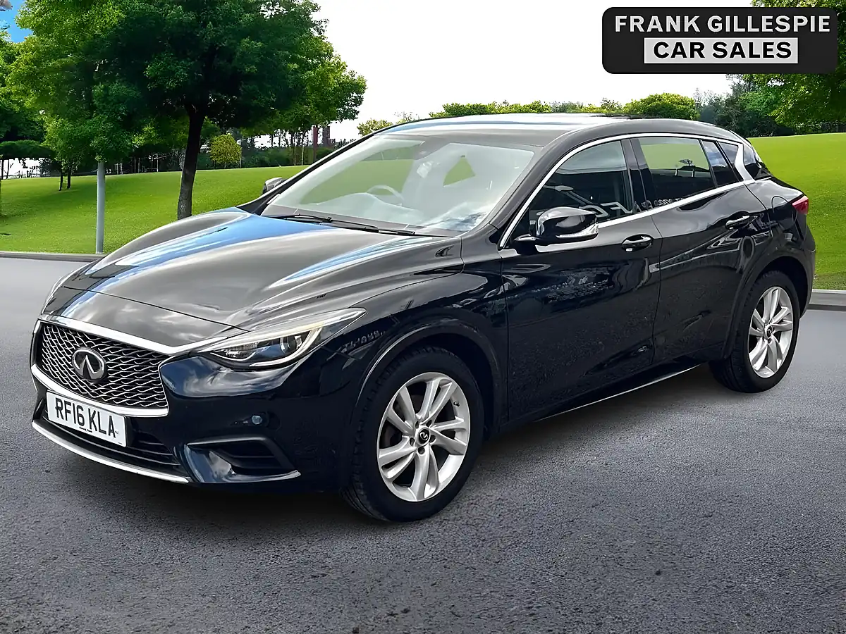 Used 2016 Infiniti Q30 Se Black - Interior and Exterior details 5
