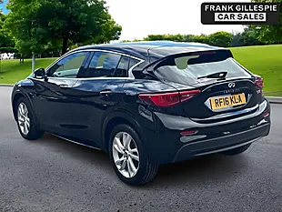 Used 2016 Infiniti Q30 Se Black - Interior and Exterior details 6