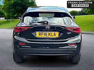 Used 2016 Infiniti Q30 Se Black - Interior and Exterior details 7