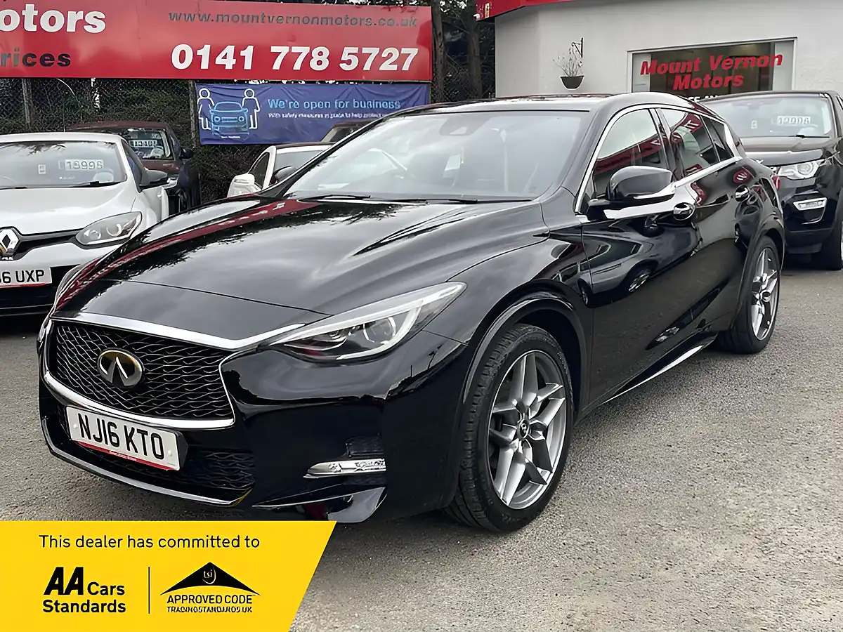 Used 2016 Infiniti Q30 Sport Black - Front View