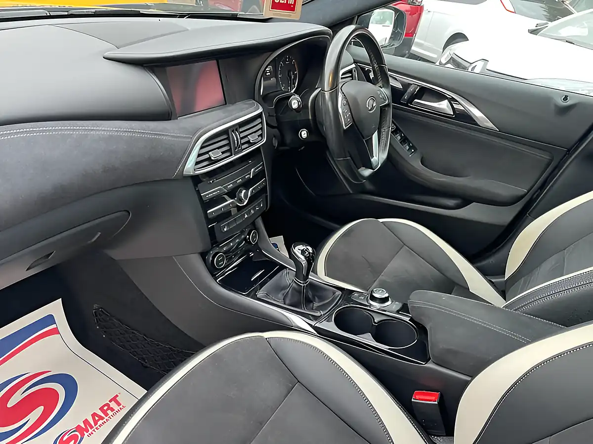Used 2016 Infiniti Q30 Sport Black - Interior and Exterior details 18