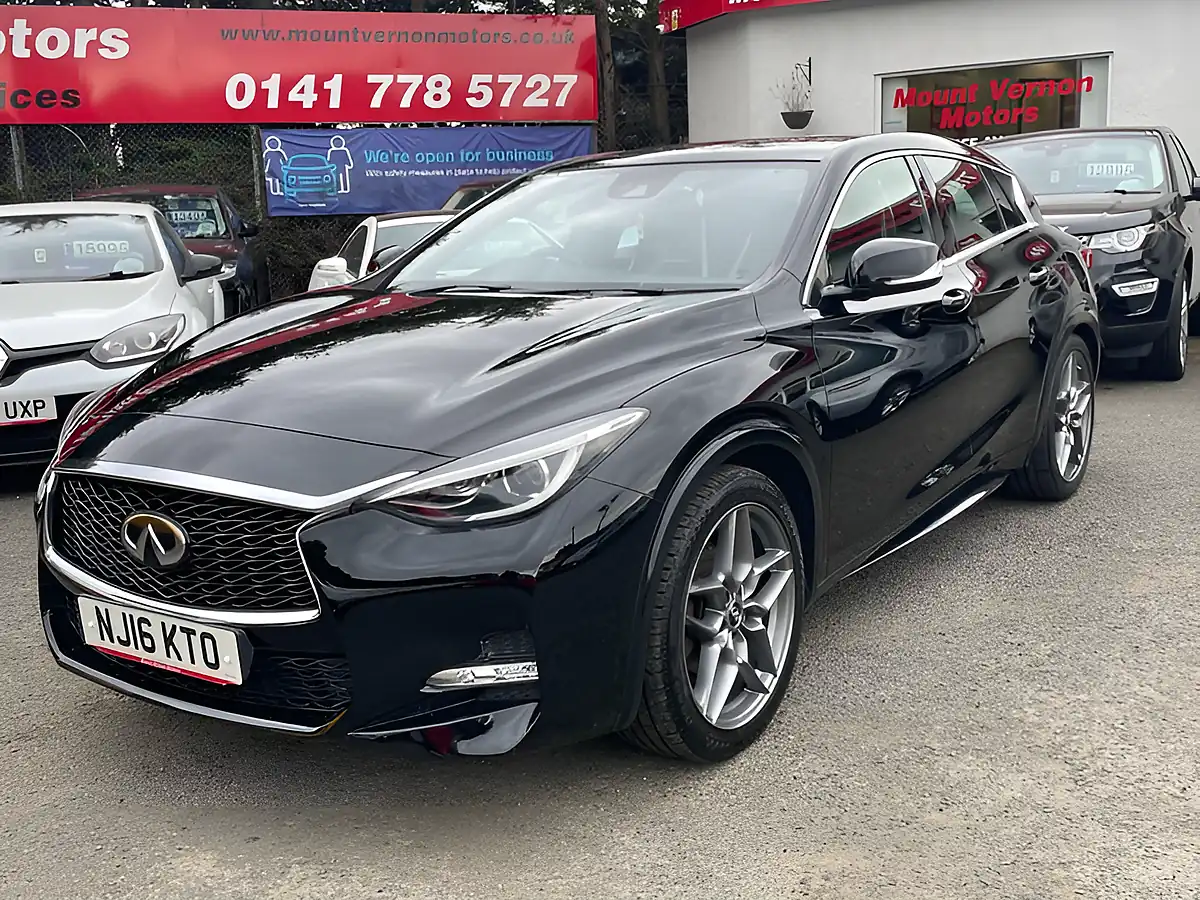Used 2016 Infiniti Q30 Sport Black - Interior and Exterior details 2