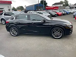 Used 2016 Infiniti Q30 Sport Black - Interior and Exterior details 7