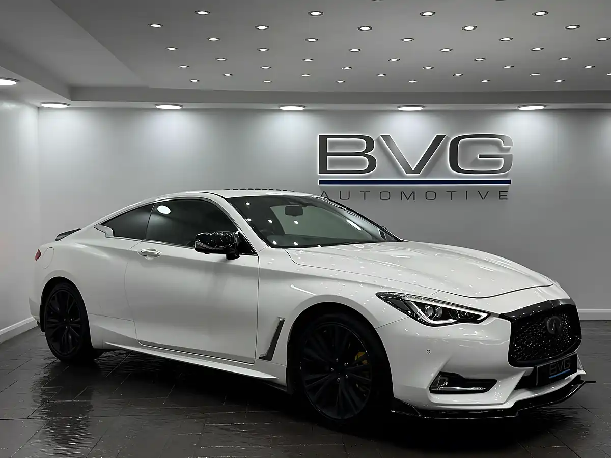 Used 2016 Infiniti Q60 Premium Tech White - Front View