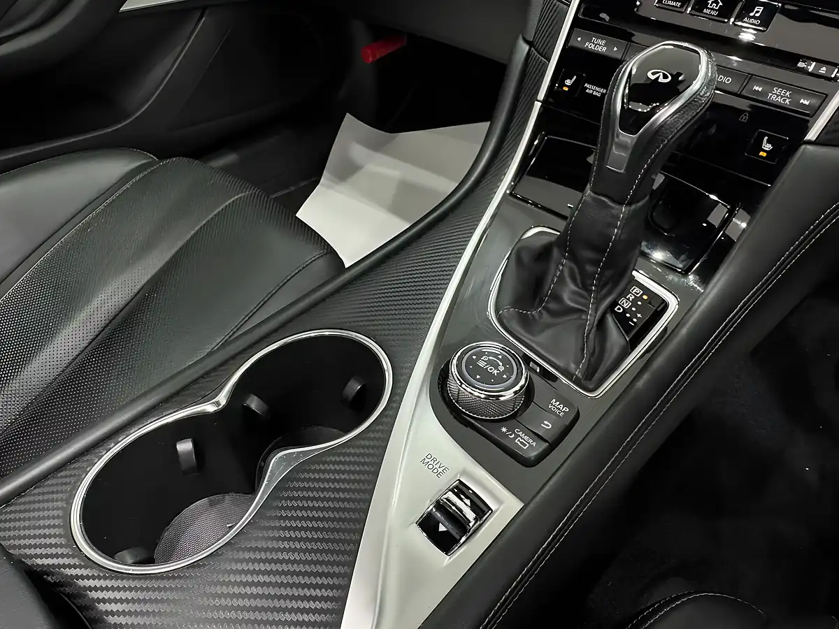 Used 2016 Infiniti Q60 Premium Tech White - Interior and Exterior details 15