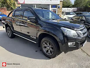 Used 2016 Isuzu D-Max Blade Black - Interior and Exterior details 6