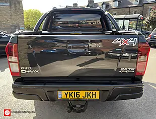 Used 2016 Isuzu D-Max Blade Black - Interior and Exterior details 9