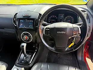 Used 2016 Isuzu D-Max Blade Orange - Interior and Exterior details 10
