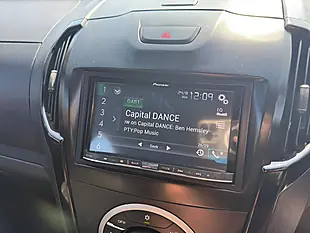 Used 2016 Isuzu D-Max Blade Orange - Interior and Exterior details 13