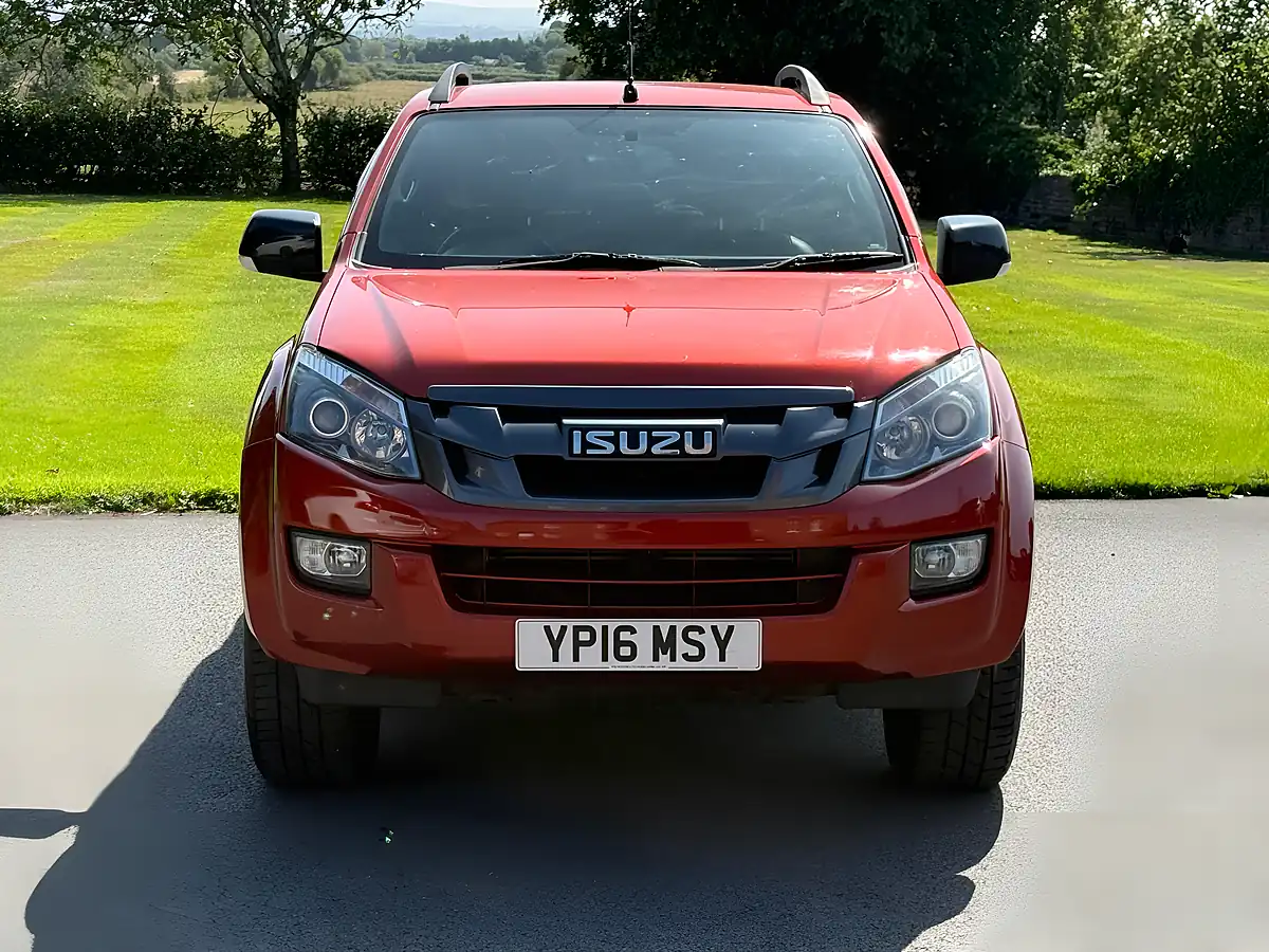 Used 2016 Isuzu D-Max Blade Orange - Interior and Exterior details 2