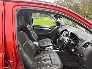 Used 2016 Isuzu D-Max Utah Vision Red - Interior and Exterior details 12