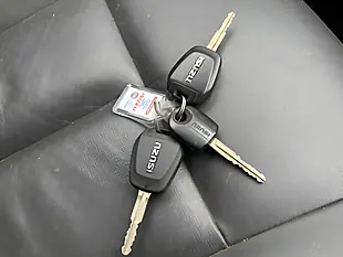 Used 2016 Isuzu D-Max Utah Vision Red - Interior and Exterior details 13