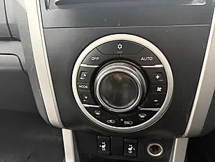 Used 2016 Isuzu D-Max Utah Vision Red - Interior and Exterior details 15