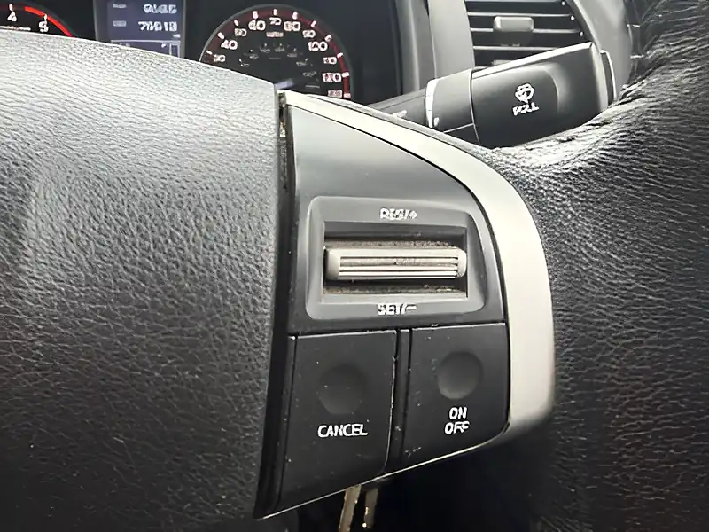 Used 2016 Isuzu D-Max Utah Vision Red - Interior and Exterior details 17