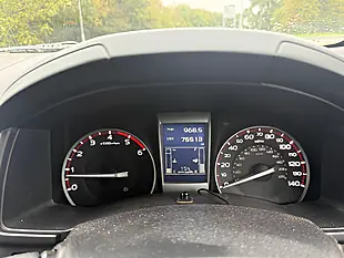 Used 2016 Isuzu D-Max Utah Vision Red - Interior and Exterior details 18