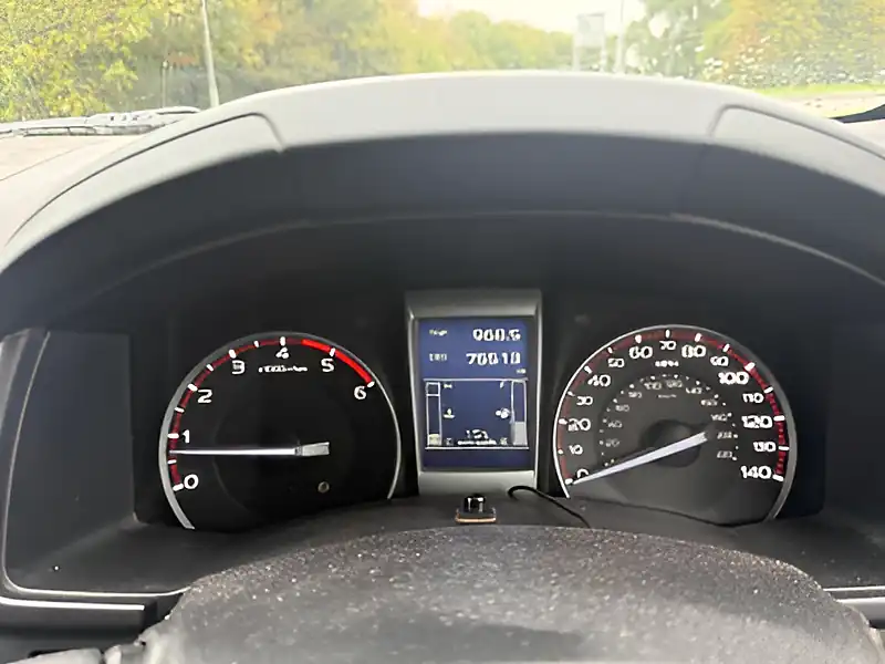 Used 2016 Isuzu D-Max Utah Vision Red - Interior and Exterior details 18