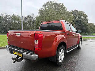 Used 2016 Isuzu D-Max Utah Vision Red - Interior and Exterior details 3