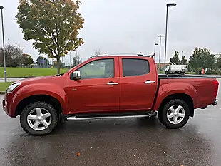 Used 2016 Isuzu D-Max Utah Vision Red - Interior and Exterior details 6