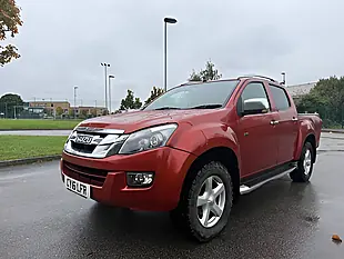 Used 2016 Isuzu D-Max Utah Vision Red - Interior and Exterior details 7
