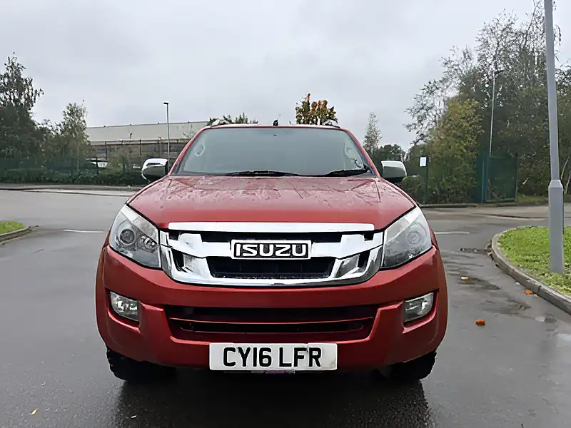 Used 2016 Isuzu D-Max Utah Vision Red - Interior and Exterior details 8