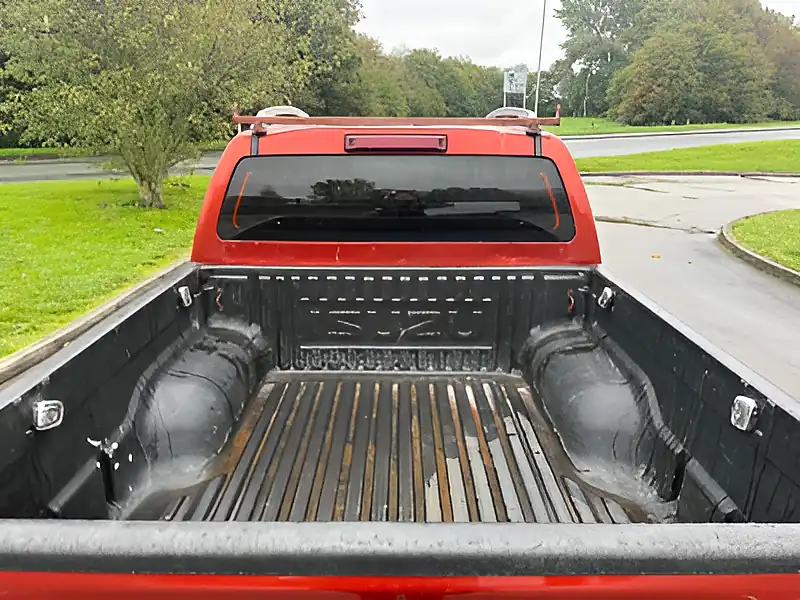 Used 2016 Isuzu D-Max Utah Vision Red - Interior and Exterior details 9