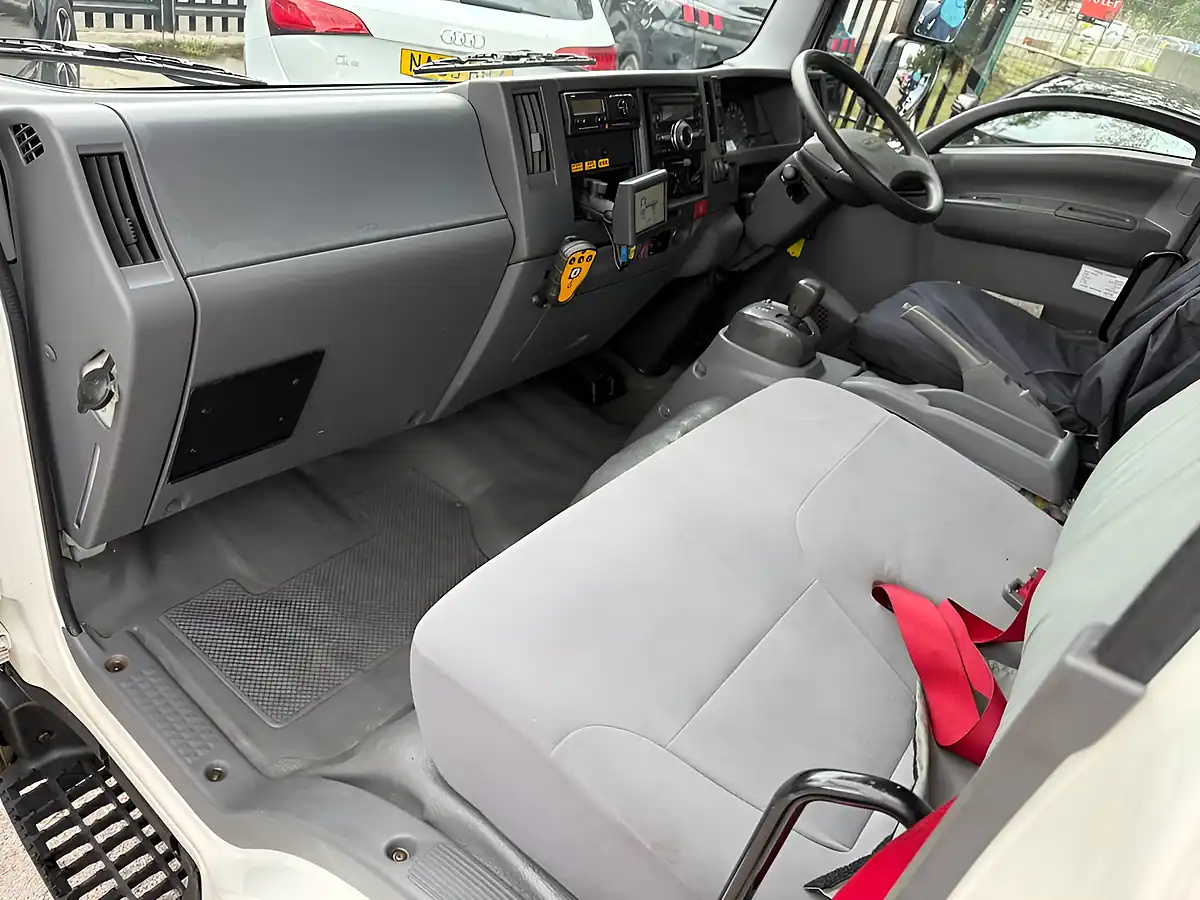 Used 2016 Isuzu Forward N75.190 L White - Interior and Exterior details 6