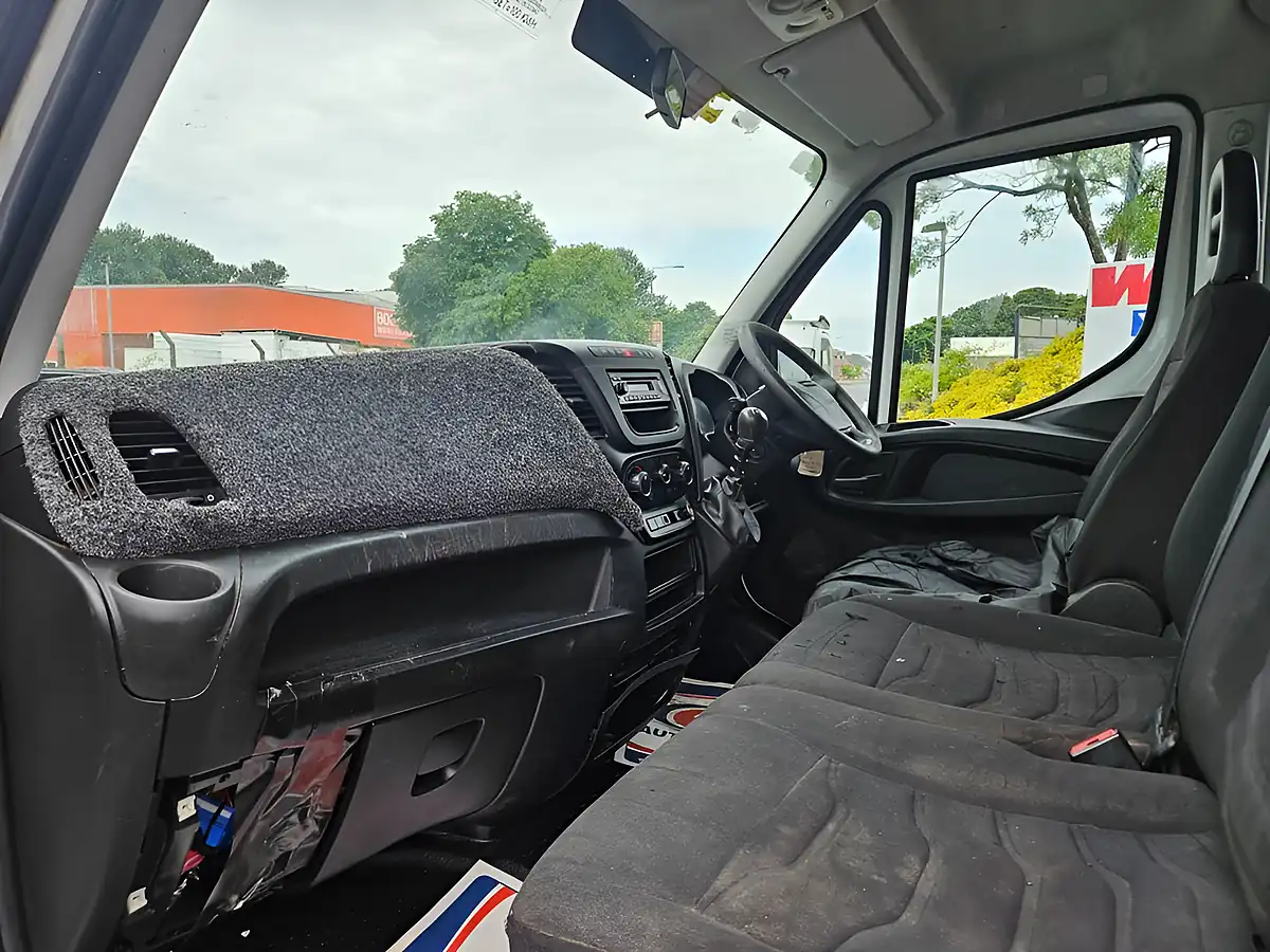 Used 2016 Iveco Daily 35C13 Lwb Crew Cab Tipper White - Interior and Exterior details 12