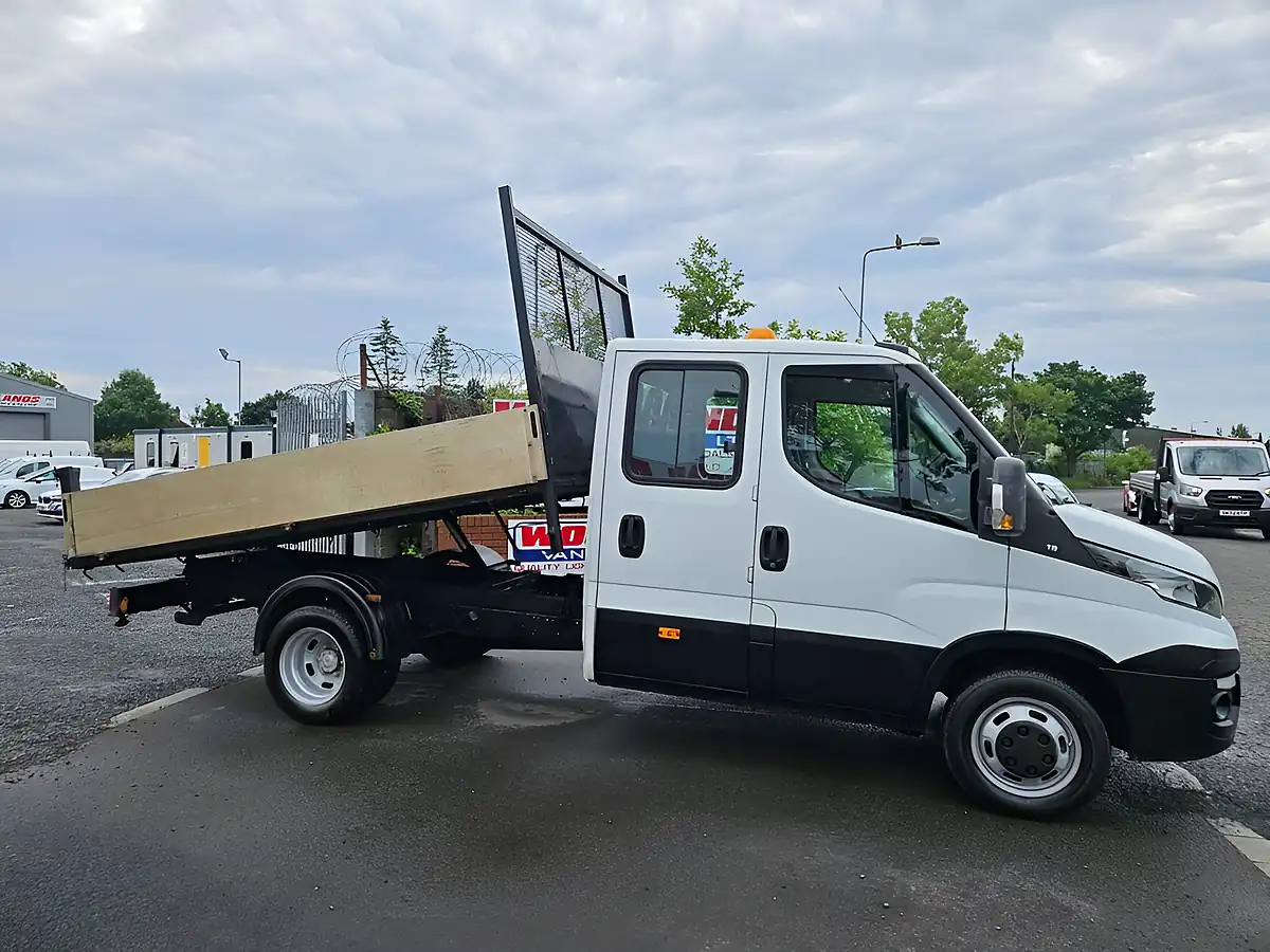 Used 2016 Iveco Daily 35C13 Lwb Crew Cab Tipper White - Interior and Exterior details 2