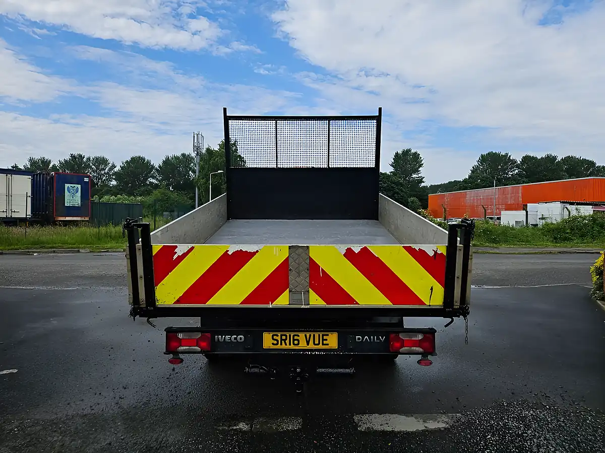 Used 2016 Iveco Daily 35C13 Lwb Crew Cab Tipper White - Interior and Exterior details 7