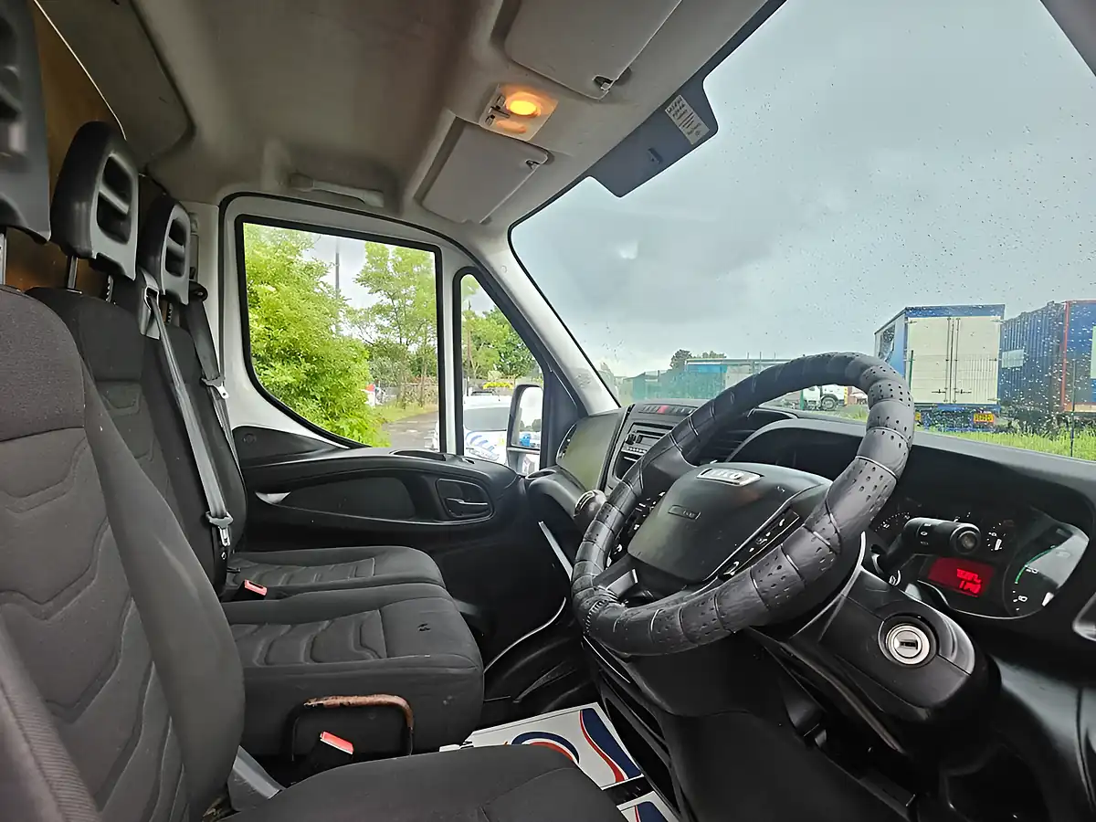 Used 2016 Iveco Daily Lwb Crew Cab Tipper White - Interior and Exterior details 11