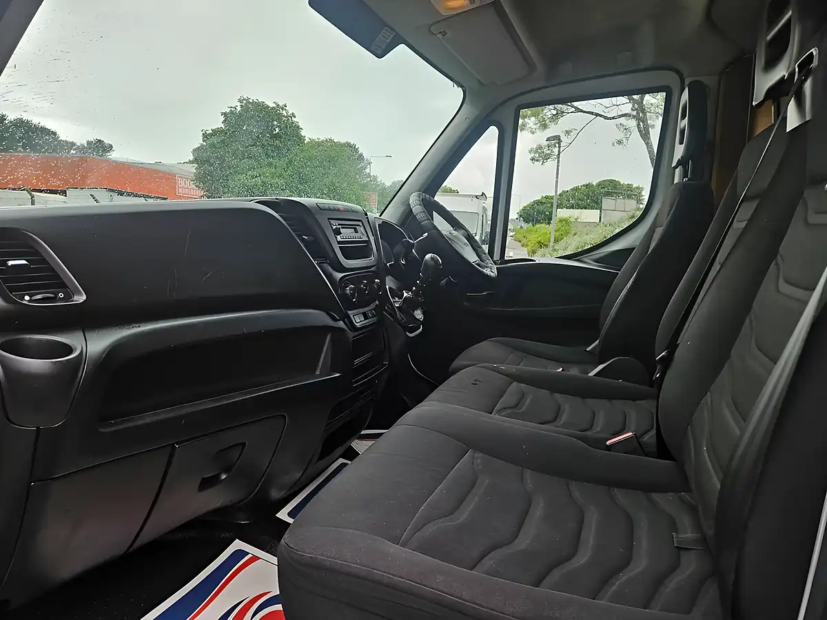 Used 2016 Iveco Daily Lwb Crew Cab Tipper White - Interior and Exterior details 12
