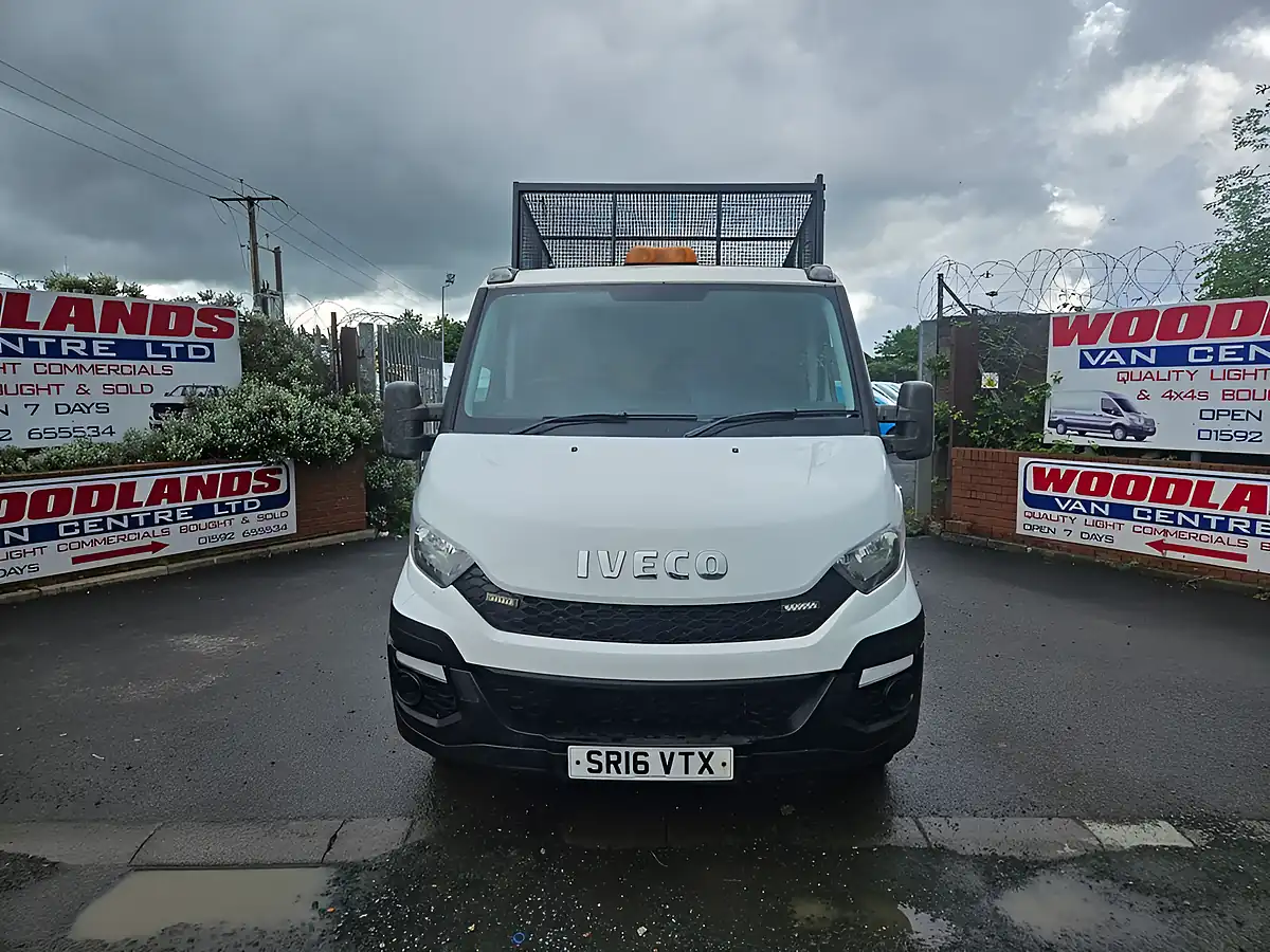 Used 2016 Iveco Daily Lwb Crew Cab Tipper White - Interior and Exterior details 3
